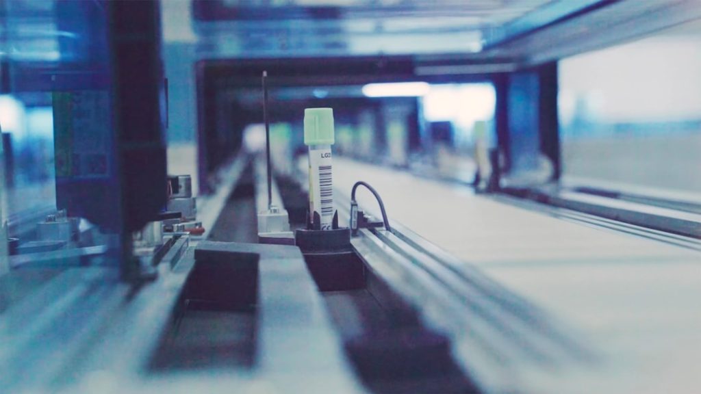 Photo Image: Robot Vacuum Nouns: Robot, Vacuum