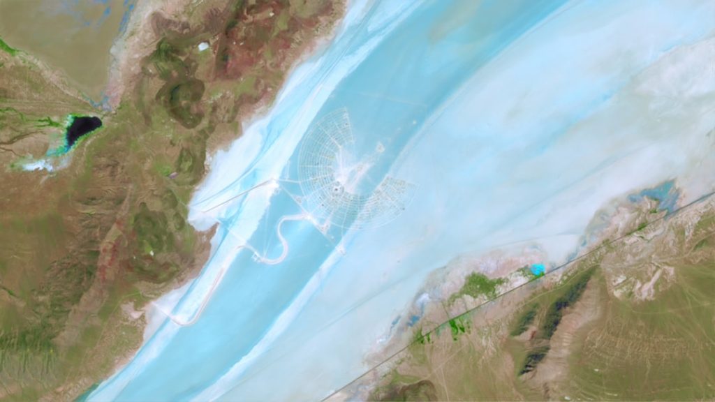 Photo Image: Robot Scrubber Nouns: Robot, Scrubber